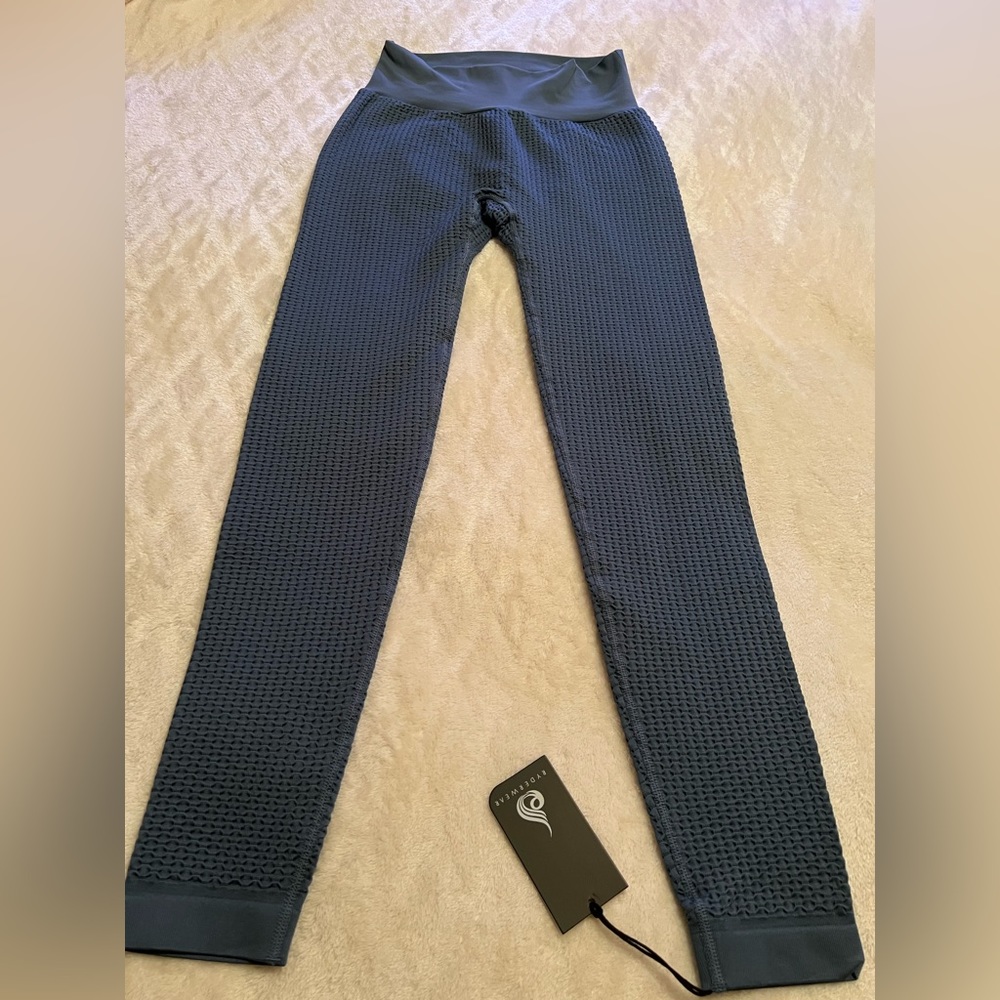 Ryderwear Honeycomb Scrunch Seamless Leggings, Color Steel Blue, Size S- NWT